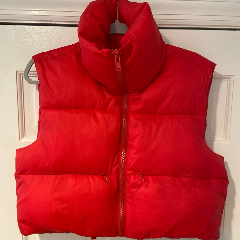 Fuinloth Cropped Red Puffer Vest – Size Medium